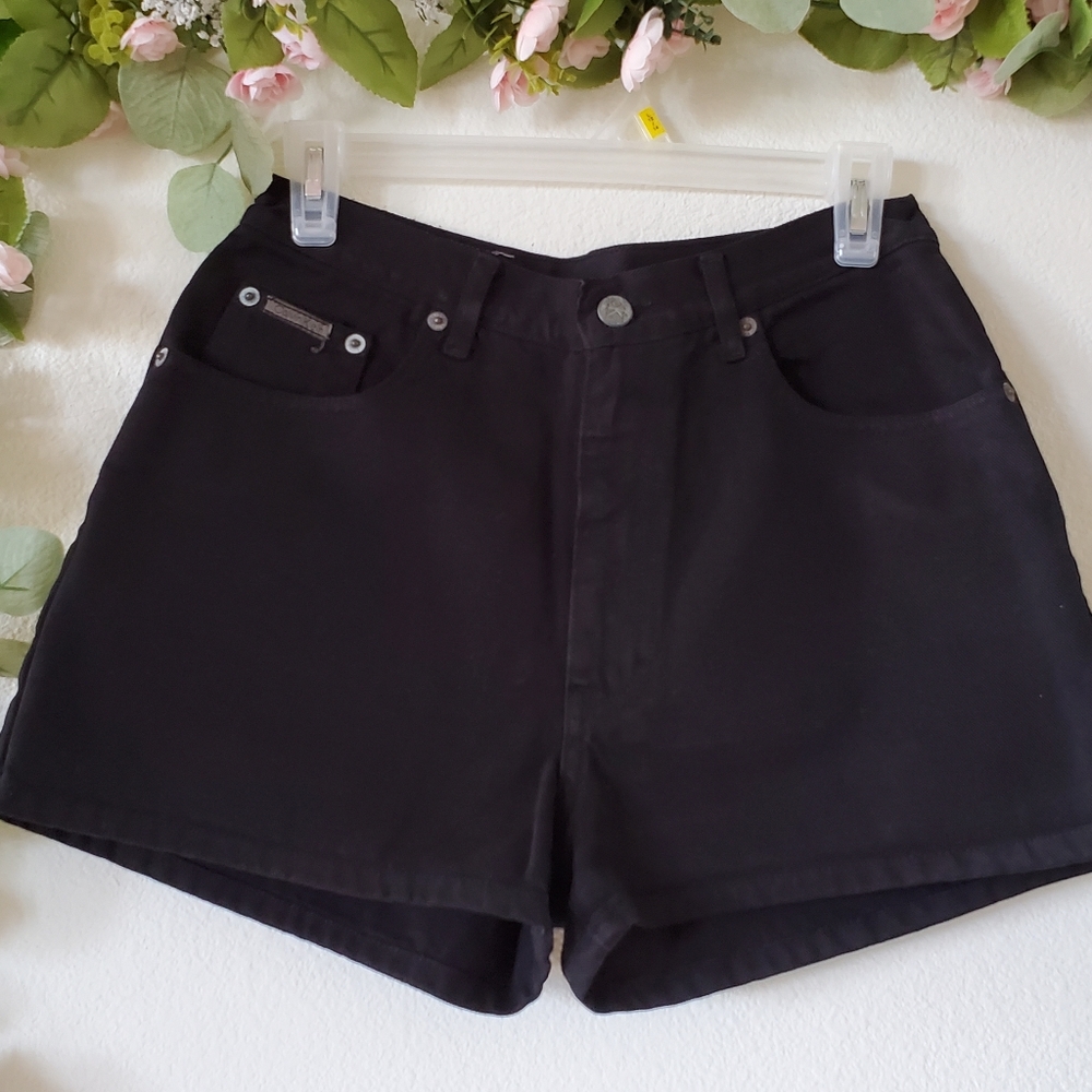Calvin Klein Basic Short Shorts